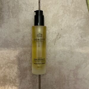 Odacité C-Glow Hydra-Firm Body Oil — Yellow